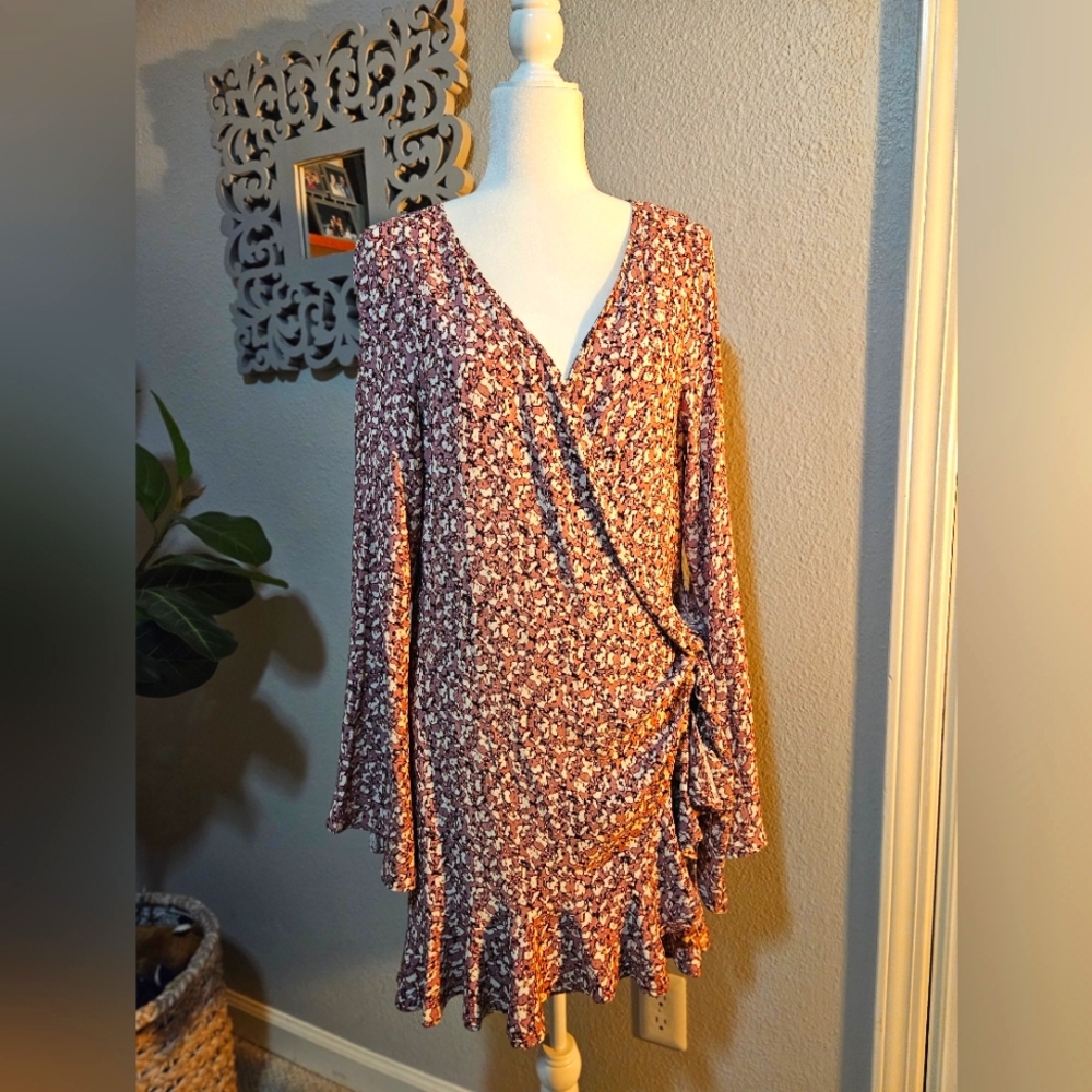 H&M floral wrap dress NWT - size Medium